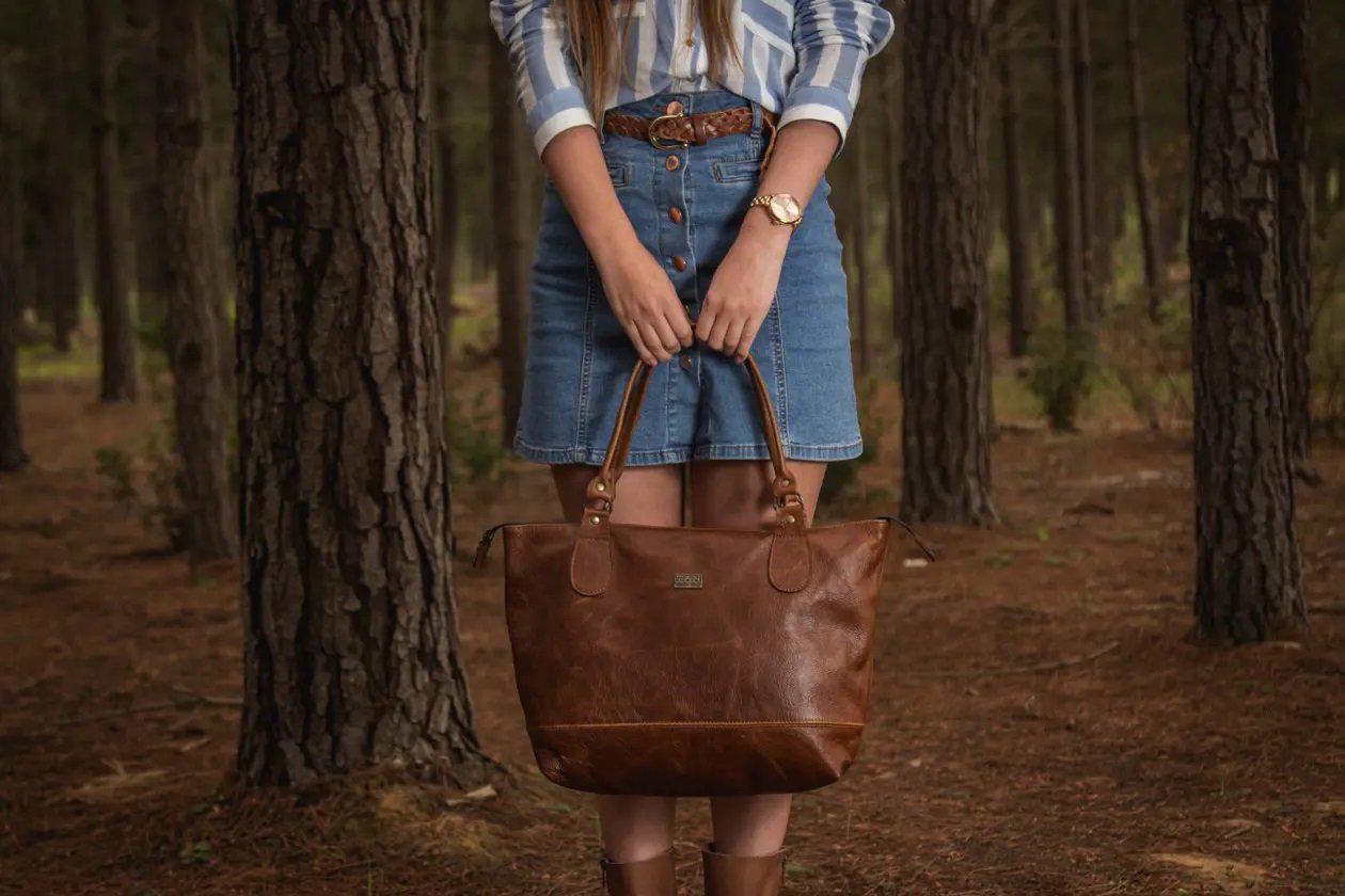 Tan Leather Goods - Daisy Leather Handbag | Pecan - KaryKase