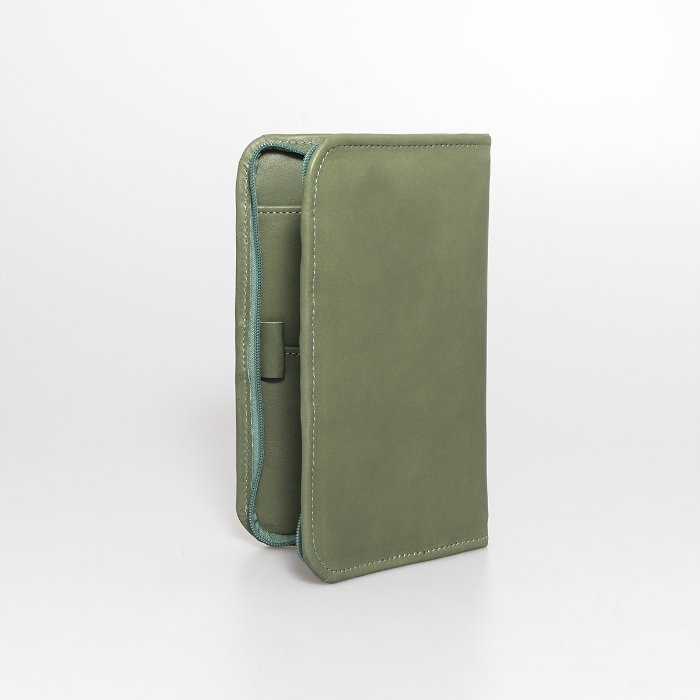 Thandana Large Leather Travel Wallet - KaryKase
