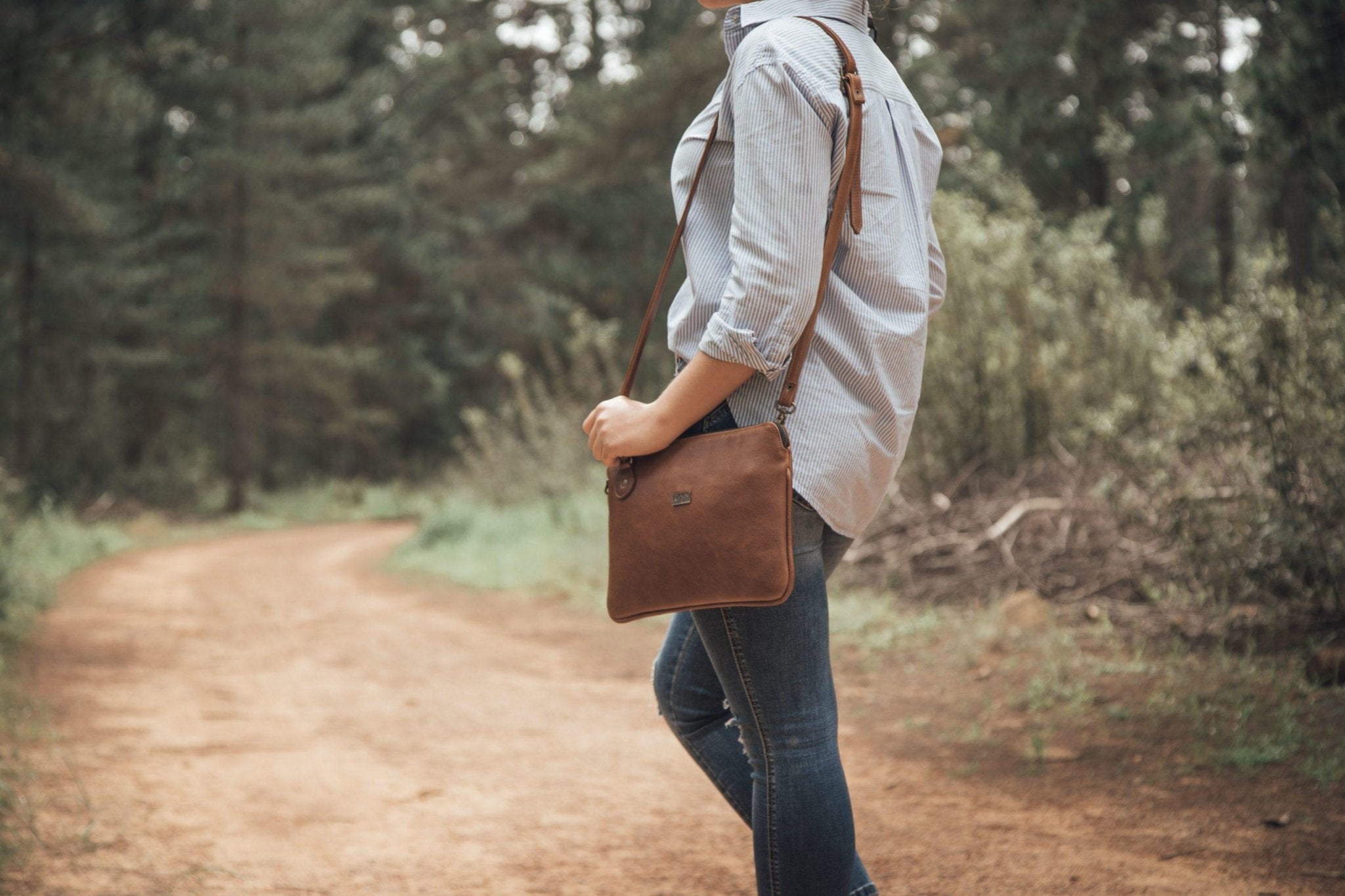 Tan Leather Goods - Taylor Leather Sling Bag | Pecan - KaryKase