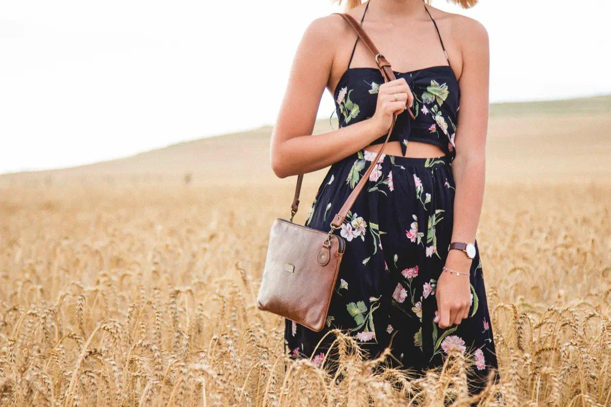 Tan Leather Goods - Taylor Leather Sling Bag | Pecan - KaryKase