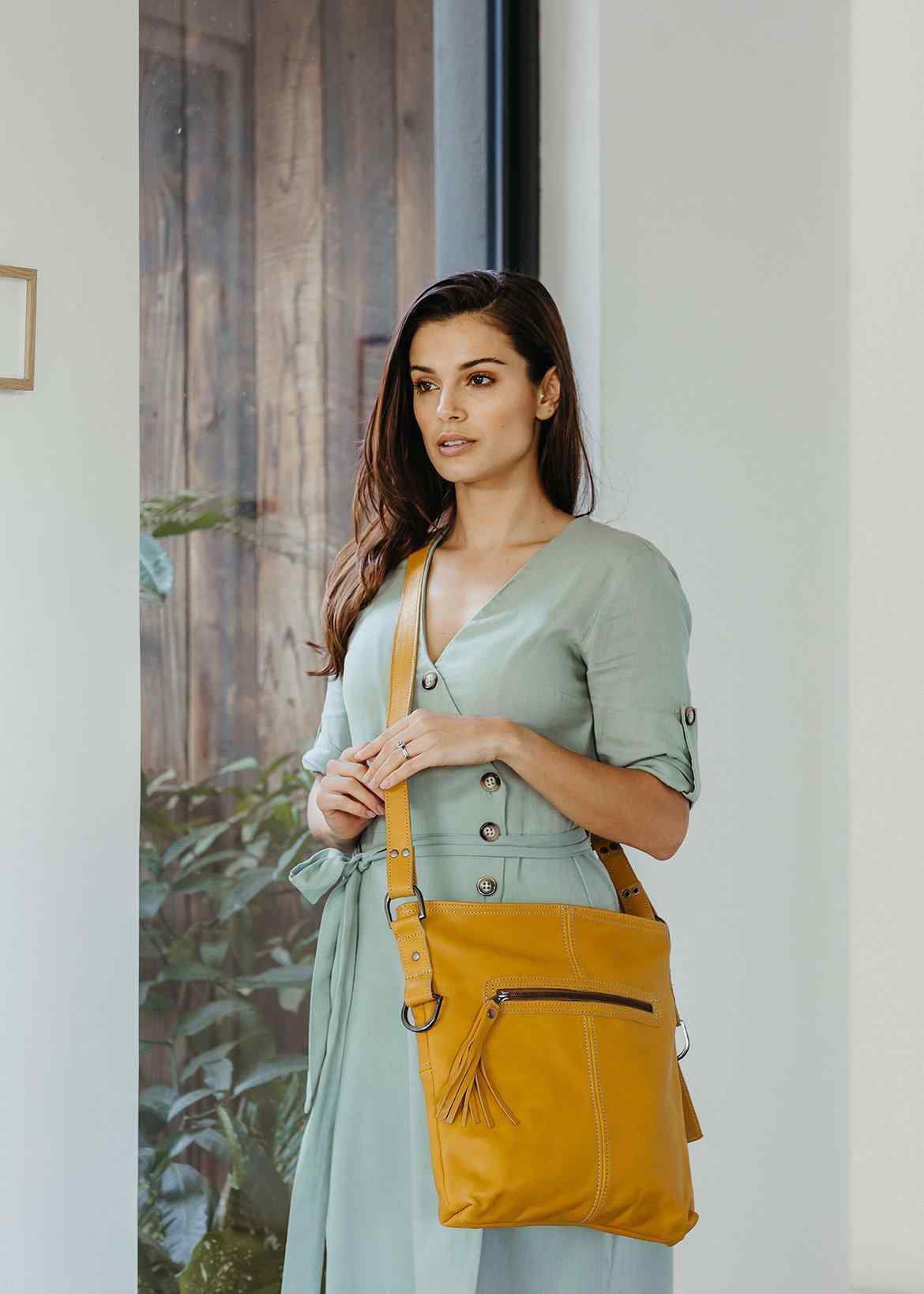 Thandana Messenger Leather Handbag | Tobacco - KaryKase