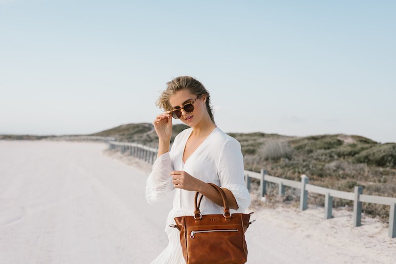 Zemp Paris Grab Handbag | Waxy Brown - KaryKase